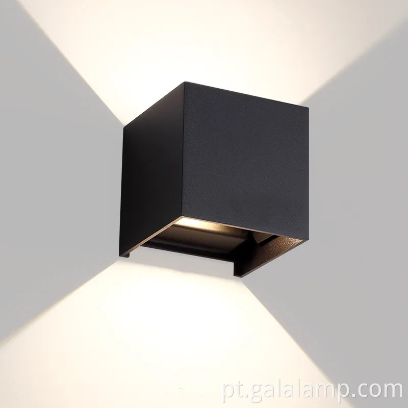 Luz de parede externa sem fio com tecnologia de sensor de movimento